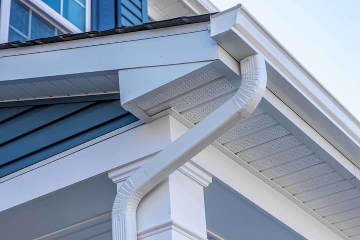 Low-maintenance vinyl gutters for rainwater management in Spartanburg